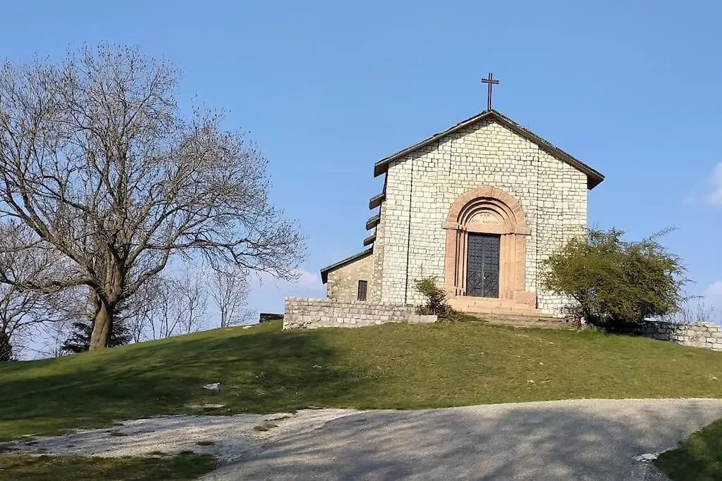 B&B Vegan La Mucca Felice - Grazioso Appartamento Nel Verde Rancio Valcuvia 0*,  Italie